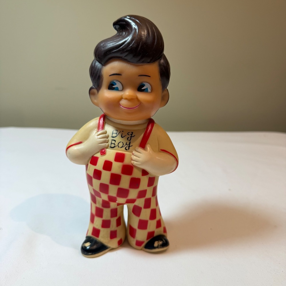 Vintage 1973 Bob's Big Boy Vinyl Piggy Bank Collectible Restaurant Mascot 8.5"